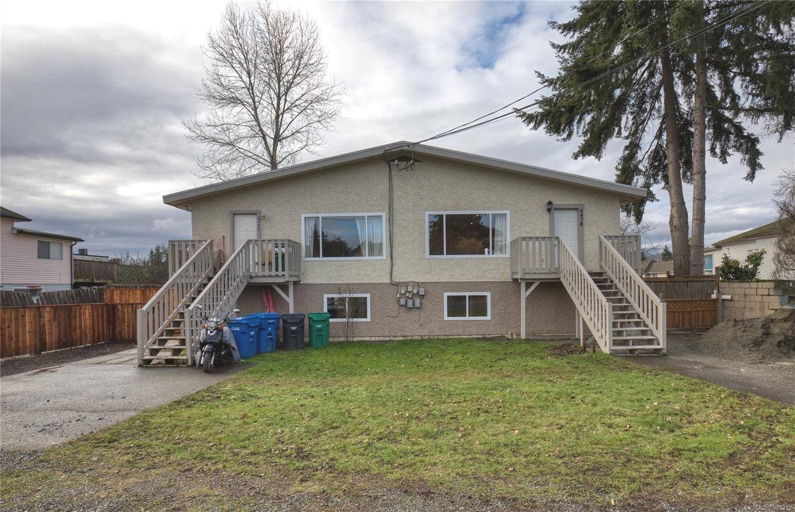 647 Farquhar St, Nanaimo, BC V9R 2E4